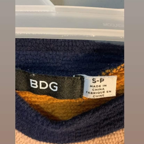 Yellow striped sweater - Picture 3 of 3